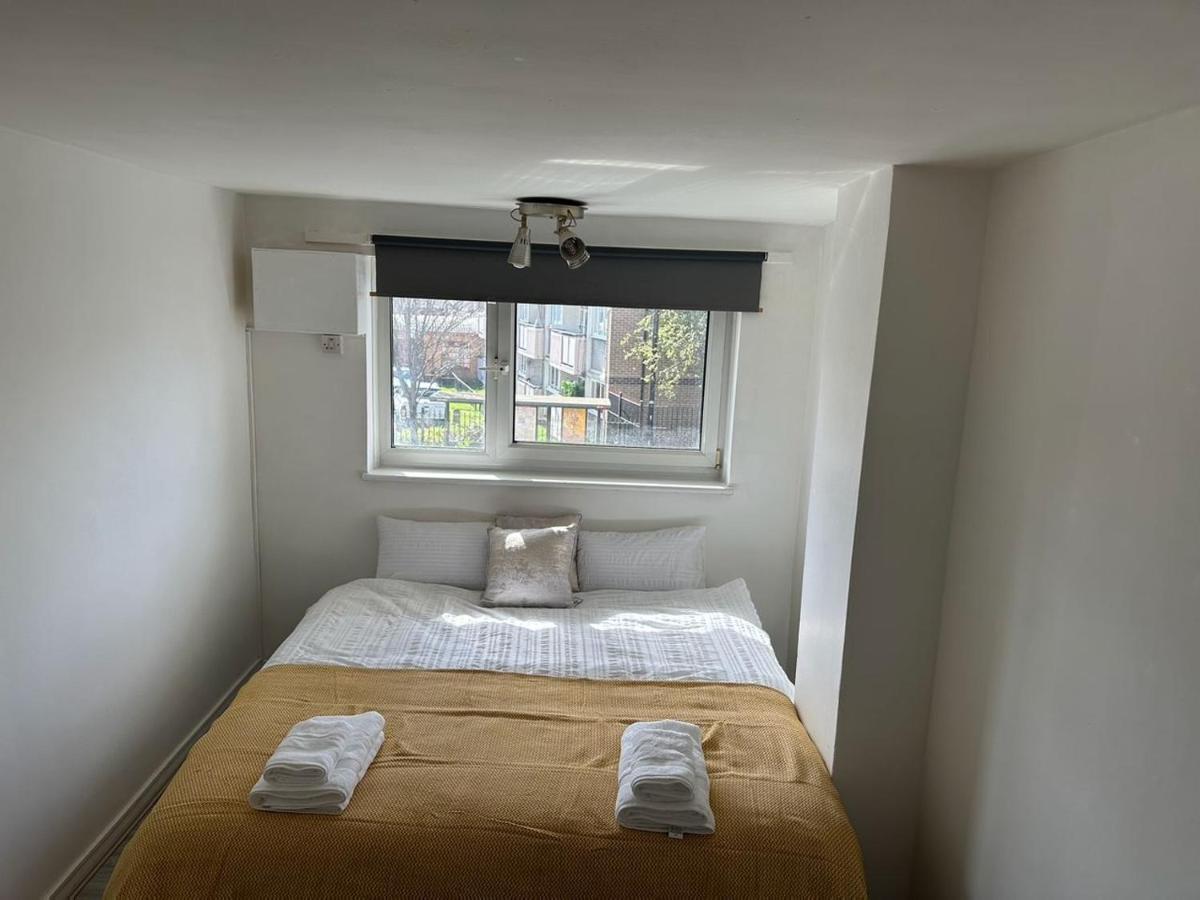 Cheerful Double Room For Single Use Londres Exterior foto