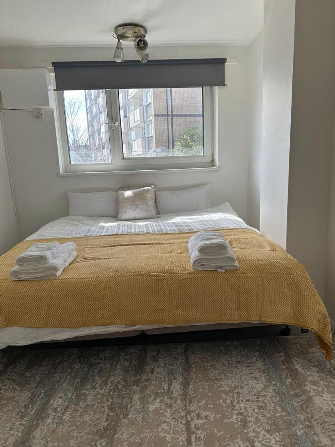 Cheerful Double Room For Single Use Londres Exterior foto